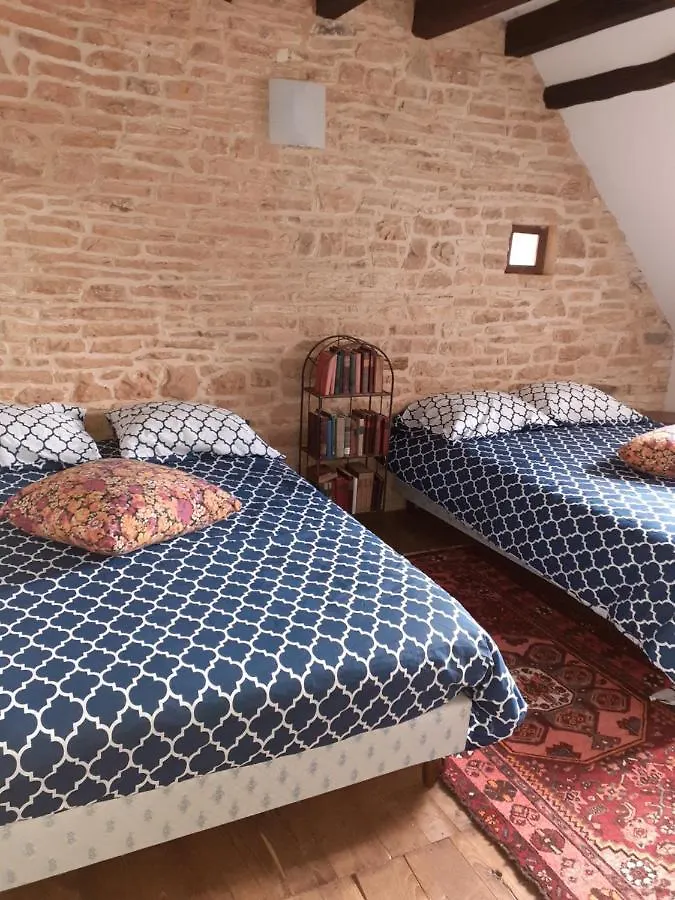 Croix de Grandroque - chambres d'hotes- Guesthouse -pass sanitaire nécessaire- Concores